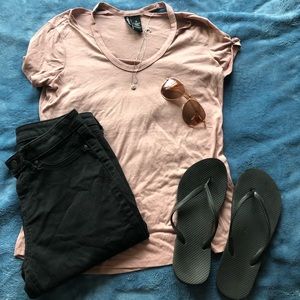 T-shirt with Shoulder Cut-Outs - Rose Pink